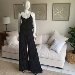 Elan - Palazzo spaghetti strap jumpsuit in Black (L)